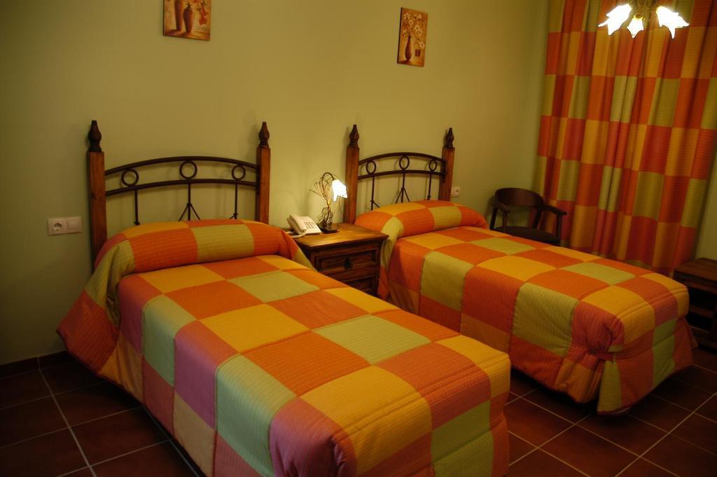 Hotel Rural Los Chaparros Freila Ruang foto