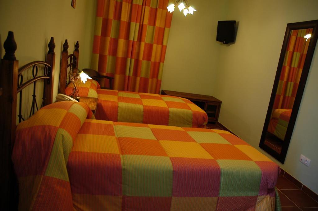 Hotel Rural Los Chaparros Freila Ruang foto