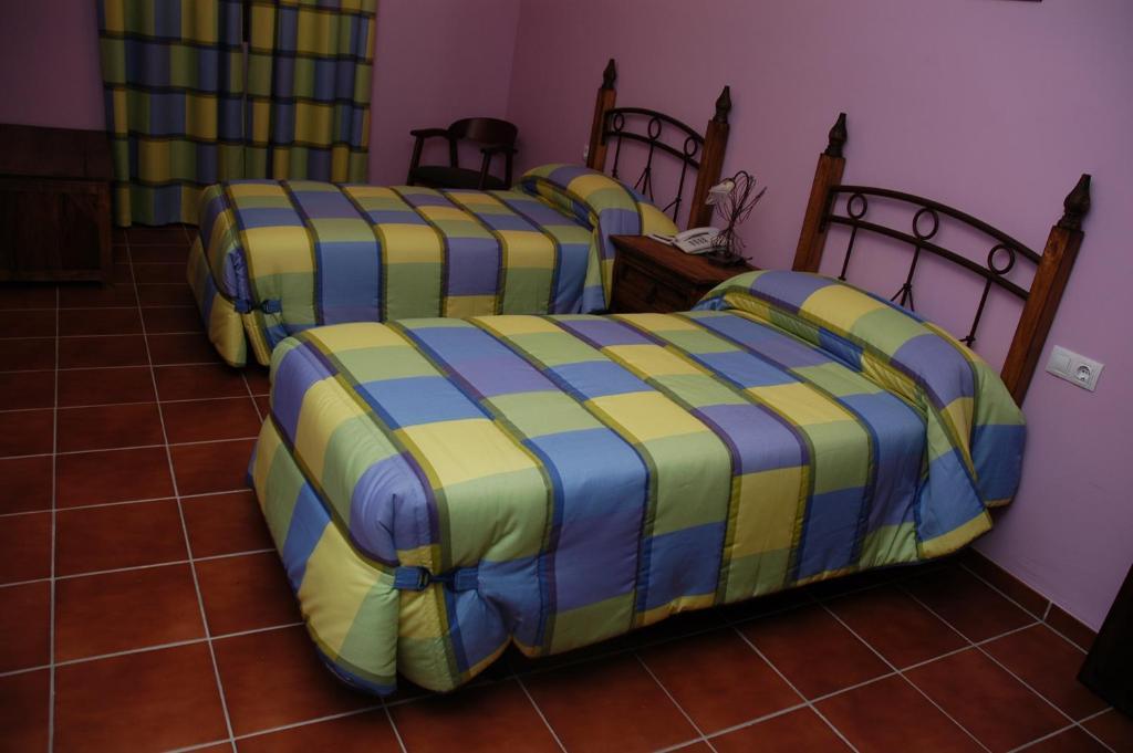 Hotel Rural Los Chaparros Freila Ruang foto