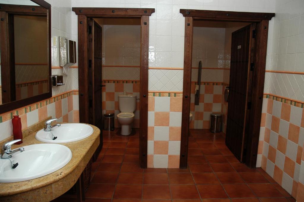 Hotel Rural Los Chaparros Freila Bagian luar foto